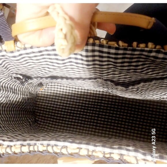 Breckenridge Handwoven Straw Tote Bag With Floral Cup Design & Leather Handles - Picture 4 of 5